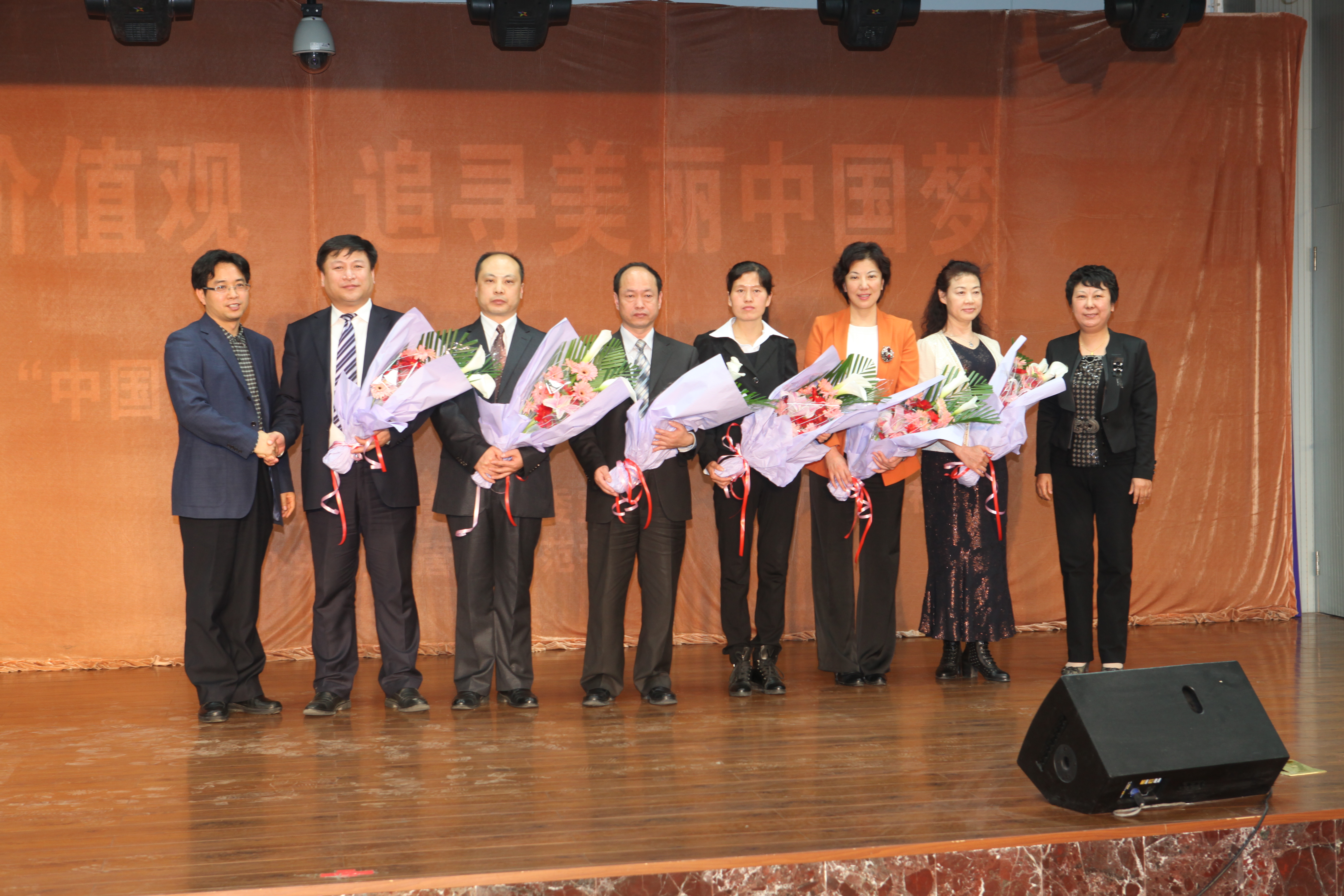 保定学院“西部支教优秀群体”先进事迹报告团来beat365巡讲