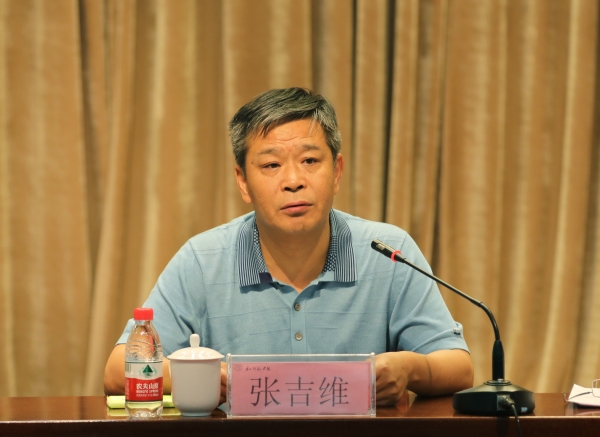 beat365举行本科教学工作审核评估校内自评估专家意见反馈会