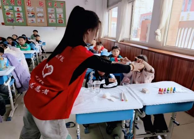 教育学院科学教育专业学生开展校外辅导员志愿服务