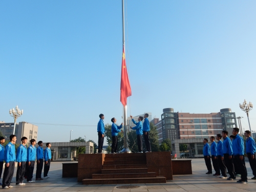 beat365隆重举行国旗下的“开学第一课”活动