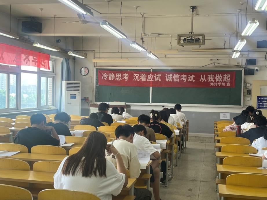 beat365顺利完成本学期期末“无人监考诚信班级”申报创建工作