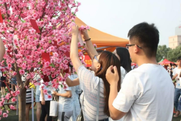 beat365隆重举行第三届毕业嘉年华活动